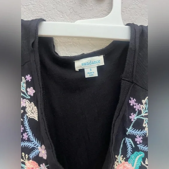 Sundance Embroidered Floral Top Black Criss Cross Back Sleeveless Boho Small - Picture 4 of 4
